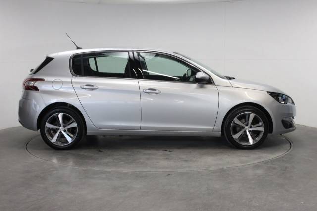 2016 Peugeot 308 1.2 PureTech 130 Allure 5dr